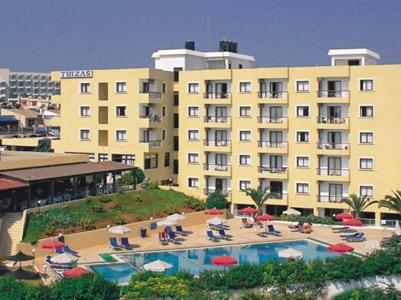 Trizas Apartments location
